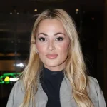 Ελένη Βουλγαράκη: «Η συγκατοίκηση δεν σκοτώνει καθόλου τον έρωτα» Ελένη Βουλγαράκη: «Η συγκατοίκηση δεν σκοτώνει καθόλου τον έρωτα»