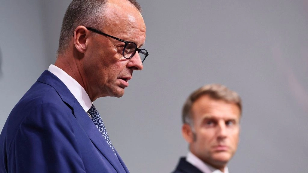 Γερμανία: Σε πρώιμο στάδιο οι συνομιλίες Μερτς-Μακρόν για την πυρηνική αποτροπή