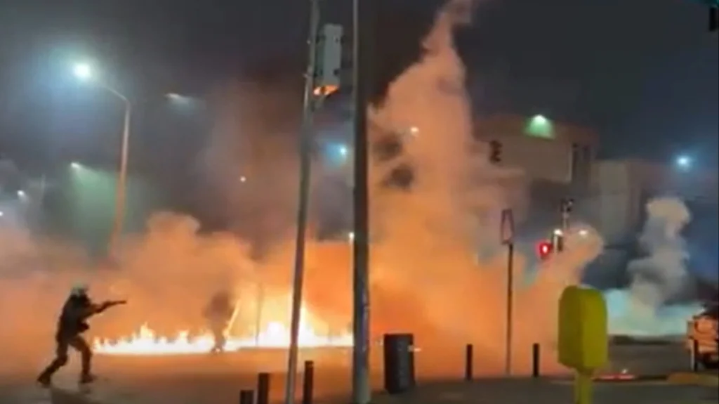 mixcollage-07-feb-2026-02-29-am-3823