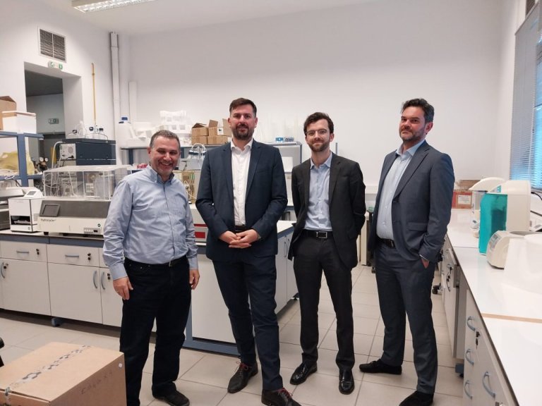 Πάτρα: Στελέχη της Πρεσβείας των ΗΠΑ στην Φαρμακευτική του Πανεπιστημίου