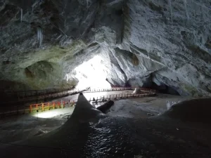 Ανθεκτικό σε σύγχρονα αντιβιοτικά βακτήριο βρέθηκε σε αρχαία σπηλιά πάγου Ανθεκτικό σε σύγχρονα αντιβιοτικά βακτήριο βρέθηκε σε αρχαία σπηλιά πάγου