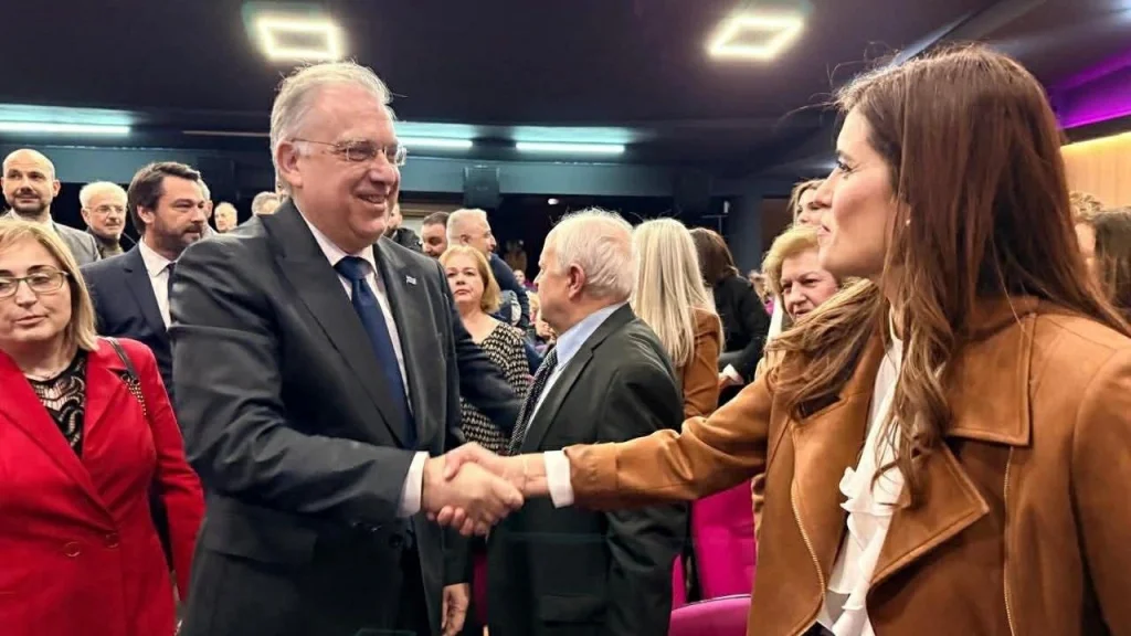 Θεοδωρικάκος για Αναπτυξιακό Νόμο: Nέες θέσεις εργασίας και μείωση των ανισοτήτων