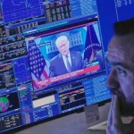 Δασμοί Τραμπ: Νέο κύμα αβεβαιότητας σε Ευρώπη και αγορές μετά το 15%, αυξάνεται η πίεση ενόψει εκλογών στις ΗΠΑ