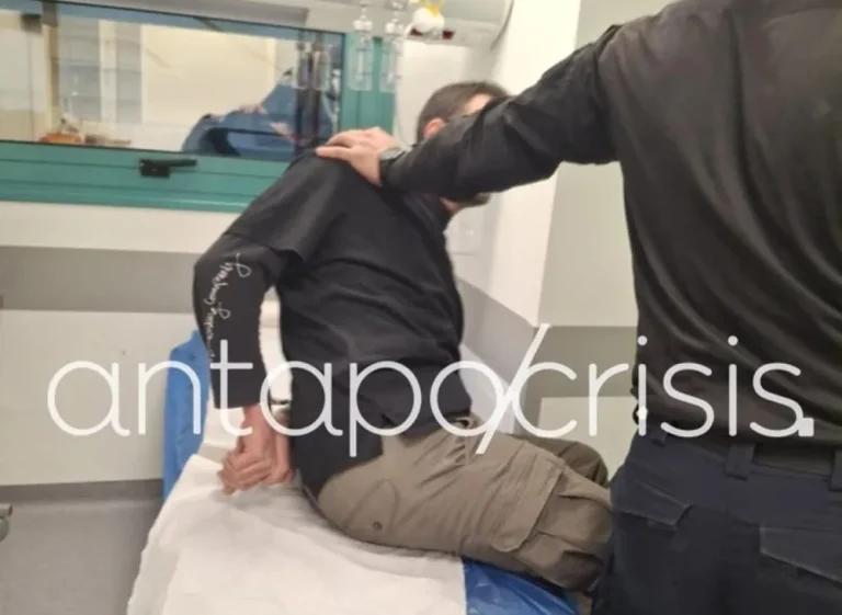 ΔΕΙΤΕ ΒΙΝΤΕΟ: Η στιγμή της σύλληψης του Πατρινού γιατρού Δημήτρη Ζιαζιά μετά το επεισόδιο με τον Αδωνι