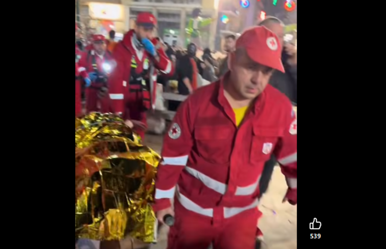 Πάτρα: Δεκάδες περιστατικά τραυματισμών, εγκαυμάτων και μέθης - ΔΕΙΤΕ ΒΙΝΤΕΟ από τους Σαμαρείτες