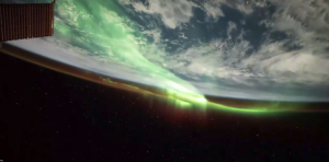 Βίντεο από τον ISS: Εντυπωσιακές πράσινες κορδέλες σέλαος «χορεύουν» τη Γη