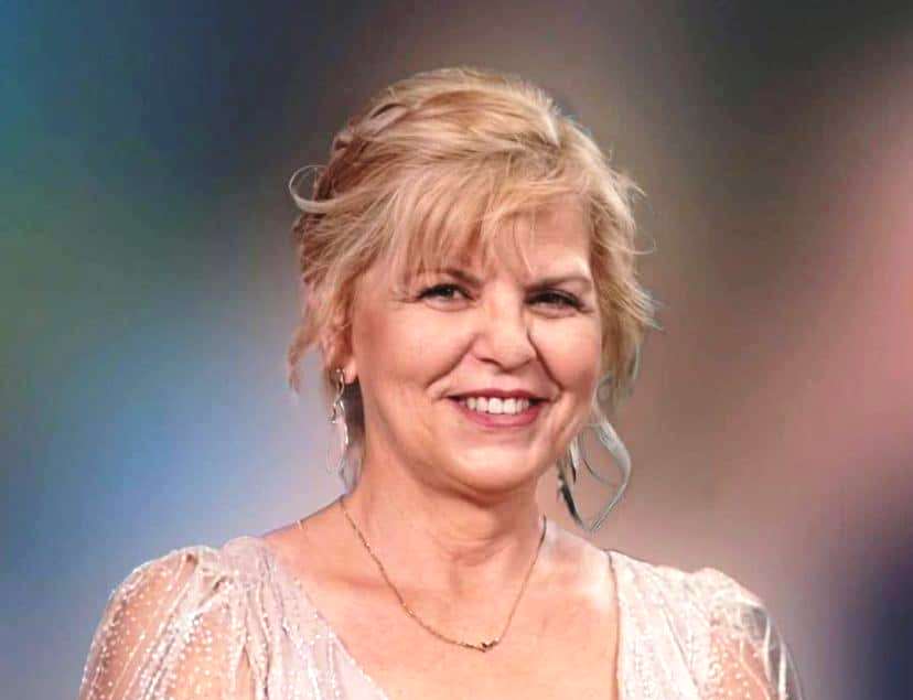 647302005_3315445885299221_6214340371587837988_n-828x1024-1