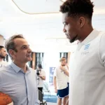 Μητσοτάκης για Αντετοκούνμπο: «Ο Γιάννης ενσαρκώνει τις κοινές μας αξίες: ανθρώπινη αξιοπρέπεια, ισότητα, κοινωνική ένταξη»