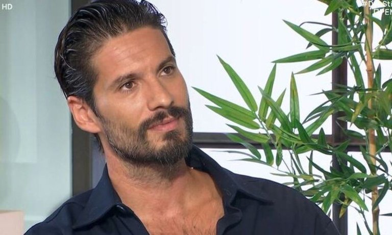 Γιώργος Καράβας: «Από θέμα τύχης φτάσαμε στην Ελλάδα μια μέρα πριν ξεκινήσει ο πόλεμος»