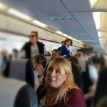 H Σμαράγδα Καρύδη και o Γιώργος Καπουτζίδης επέστρεψαν από το Ομάν με πτήση επαναπατρισμού