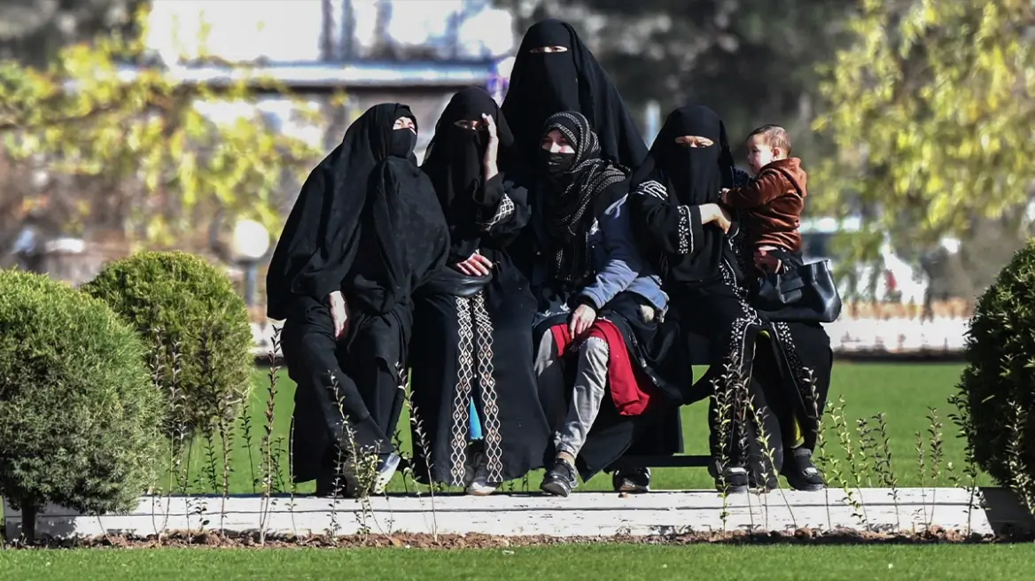 maketa-gynaikes-afganistan