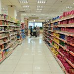 Ακρίβεια: Νέες αυξήσεις έως 25,6% στα τρόφιμα – Από πού «κόβουν» οι καταναλωτές