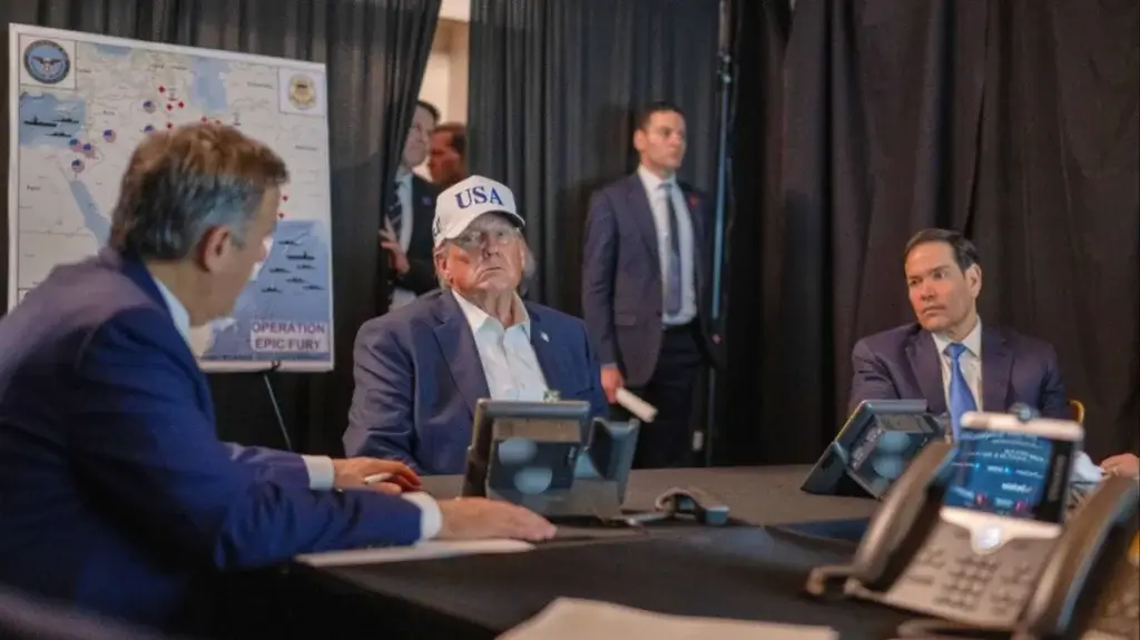 trump_usa_epixeirisi (1)