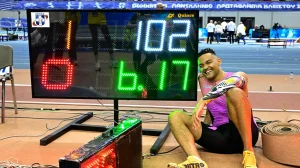 Τρομερός Καραλής στην Παιανία: Πέταξε στα 6,17μ και «διέλυσε» το πανελλήνιο ρεκόρ, βίντεο Τρομερός Καραλής στην Παιανία: Πέταξε στα 6,17μ και «διέλυσε» το πανελλήνιο ρεκόρ, βίντεο