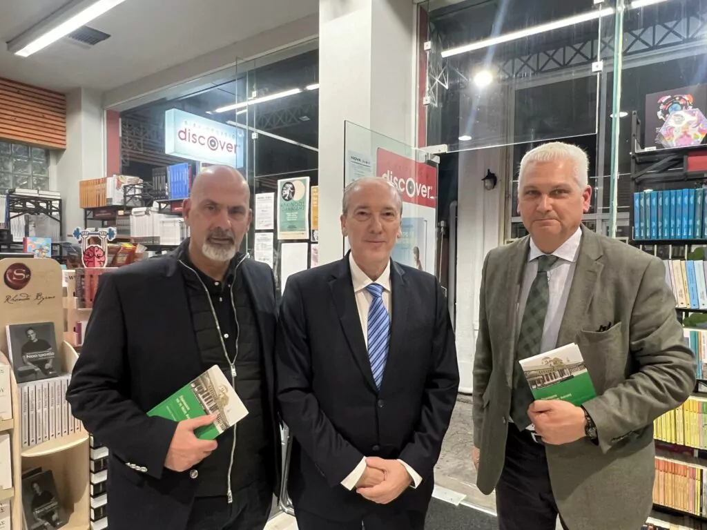 παπανδρεου λεζαντα 1 - Από την παρουσίαση του βιβλίου του, στην Πάτρα παπανδρεου λεζαντα 1 - Από την παρουσίαση του βιβλίου του, στην Πάτρα